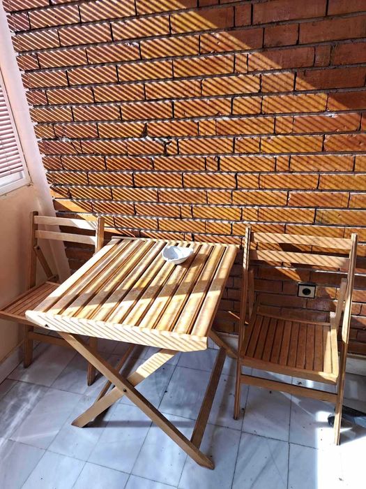 Сгъваема външна маса и 6 сгъваеми стола