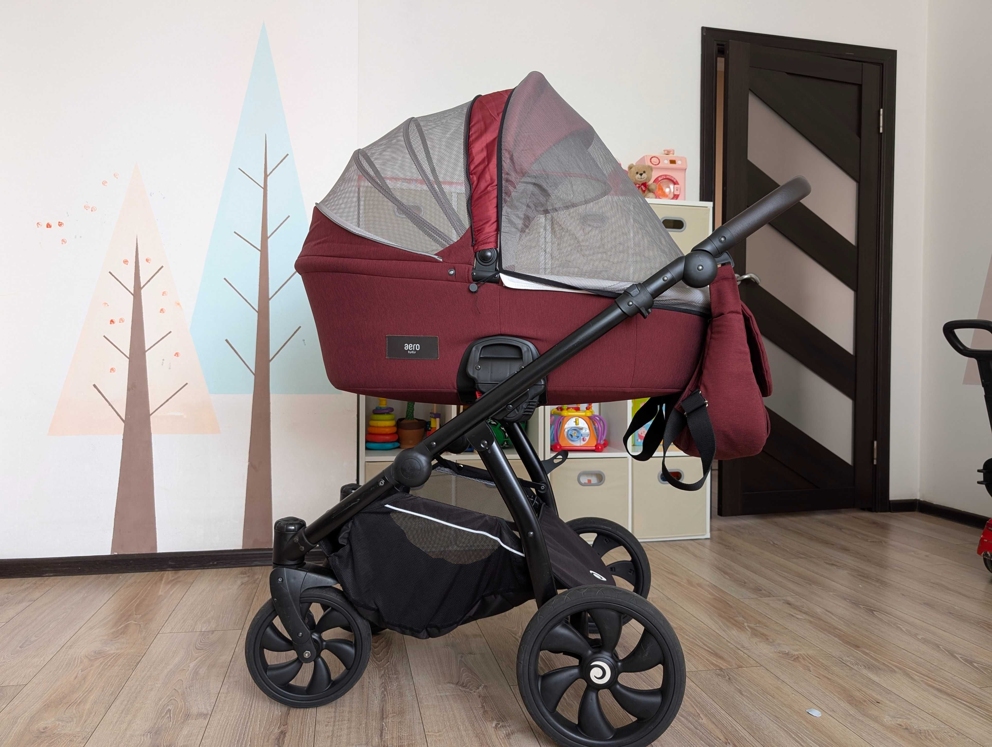 Продаю коляску 2 в 1 Tutis Aero , люлька и прогулочный блок