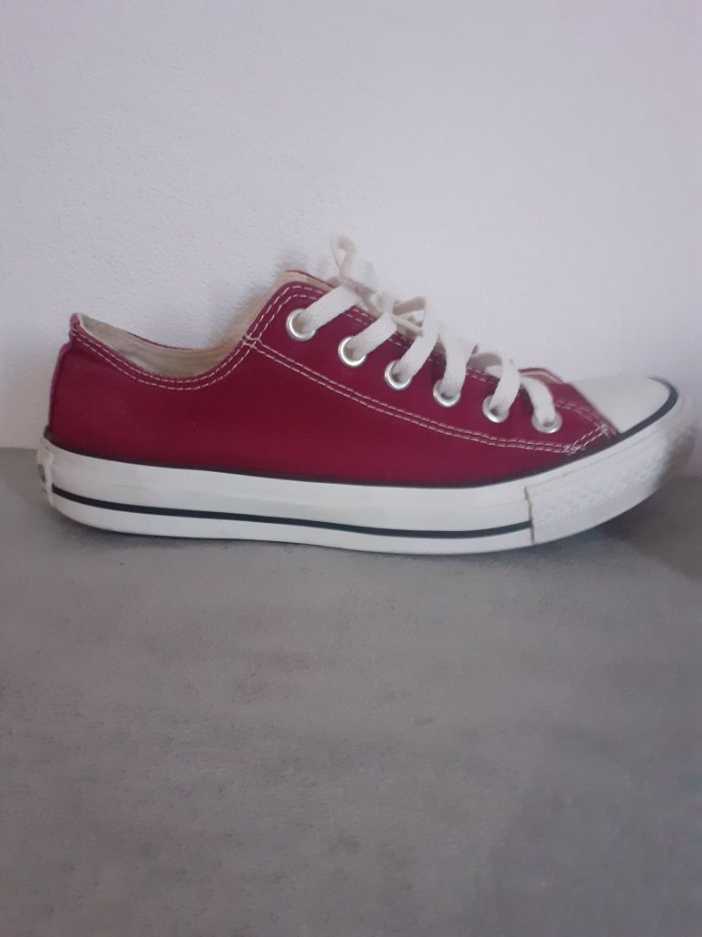 Vans      Converse     F&F