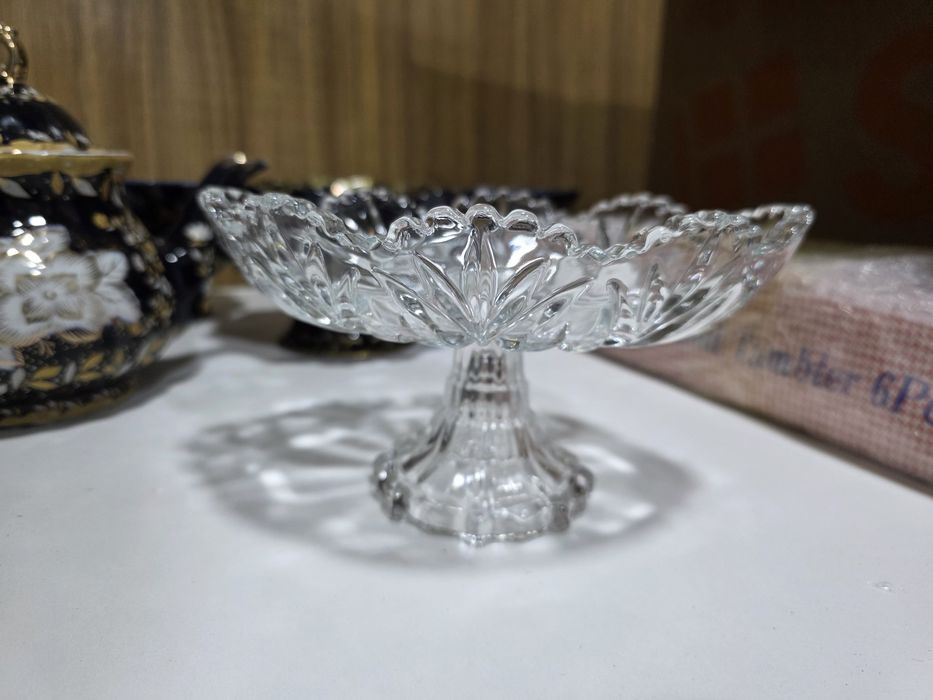 Срочно продаю хрустальные вазочки