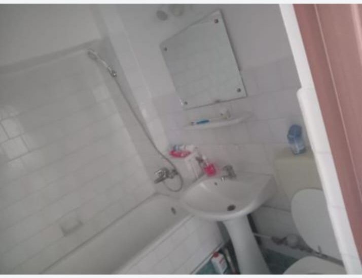 Inchiriez apartament