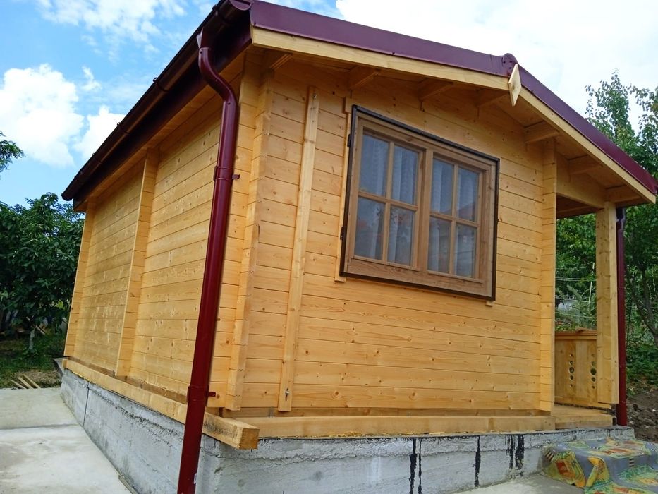 Vând căsuțe din lemn