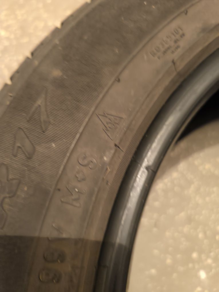 Cauciucuri Continental 235 45 r18 si Pirelli 215 65 r17