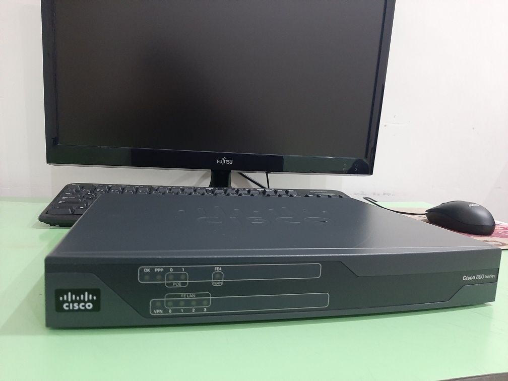 Продам маршрутизатор Cisco 800 Series