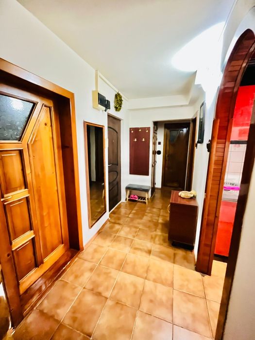 Se vinde apartament 3 camere decomandat