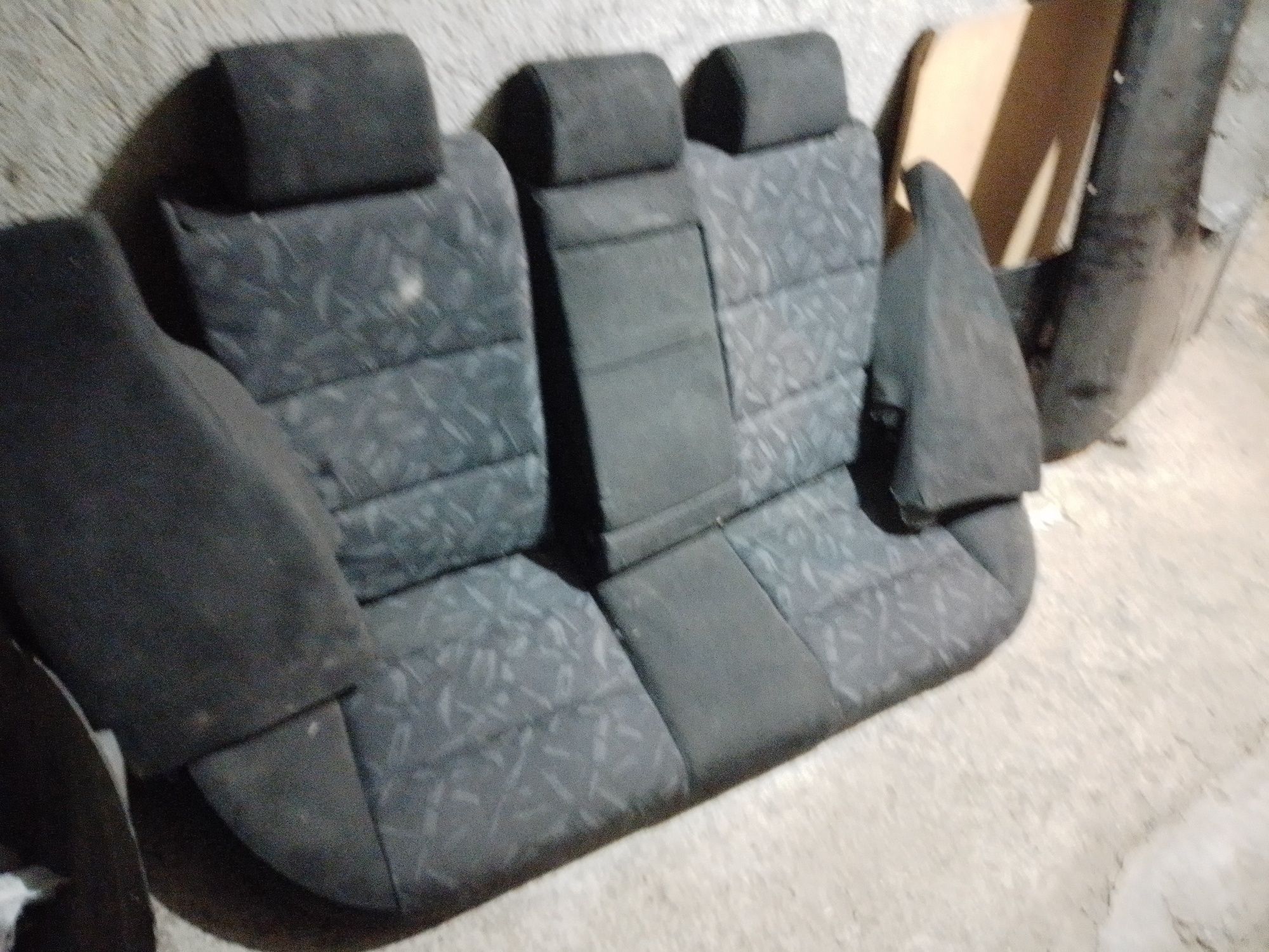 Продавам части за бмв е36