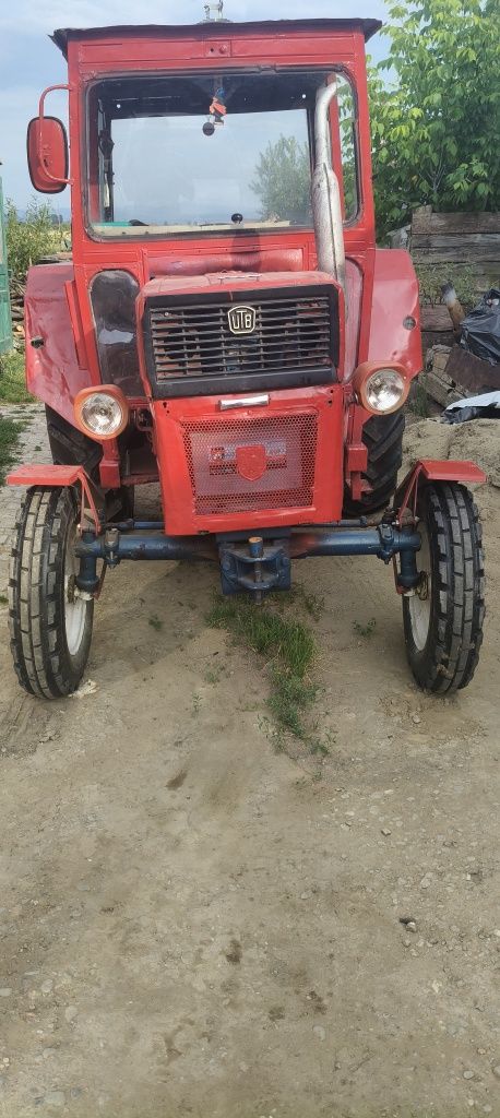 Vând tractor fiat 445