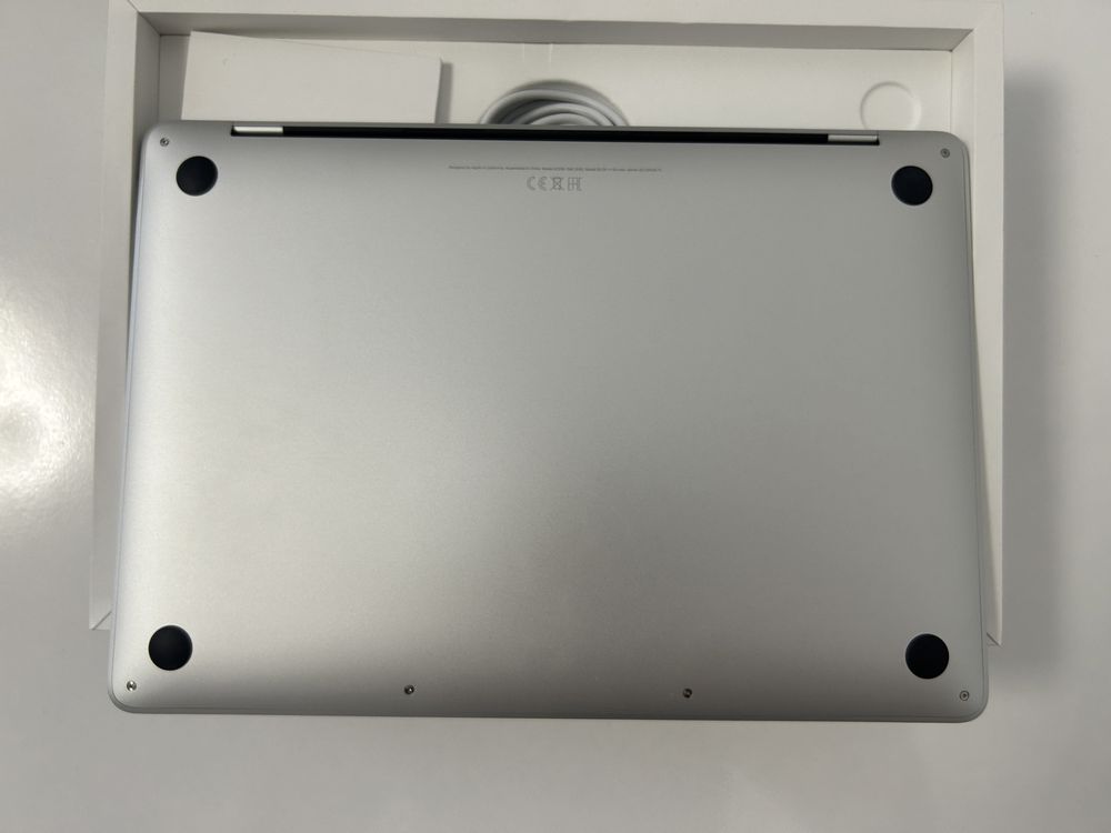 Apple MacBook PRO M2 , 8Gb Ram 256 SSD cu garantie