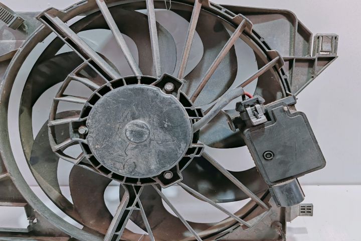 Electroventilator Racire cu Suport Lipsă parafus 8240588 / 940002906