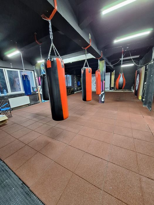 Închiriez Sala pentru orice sport de contact,