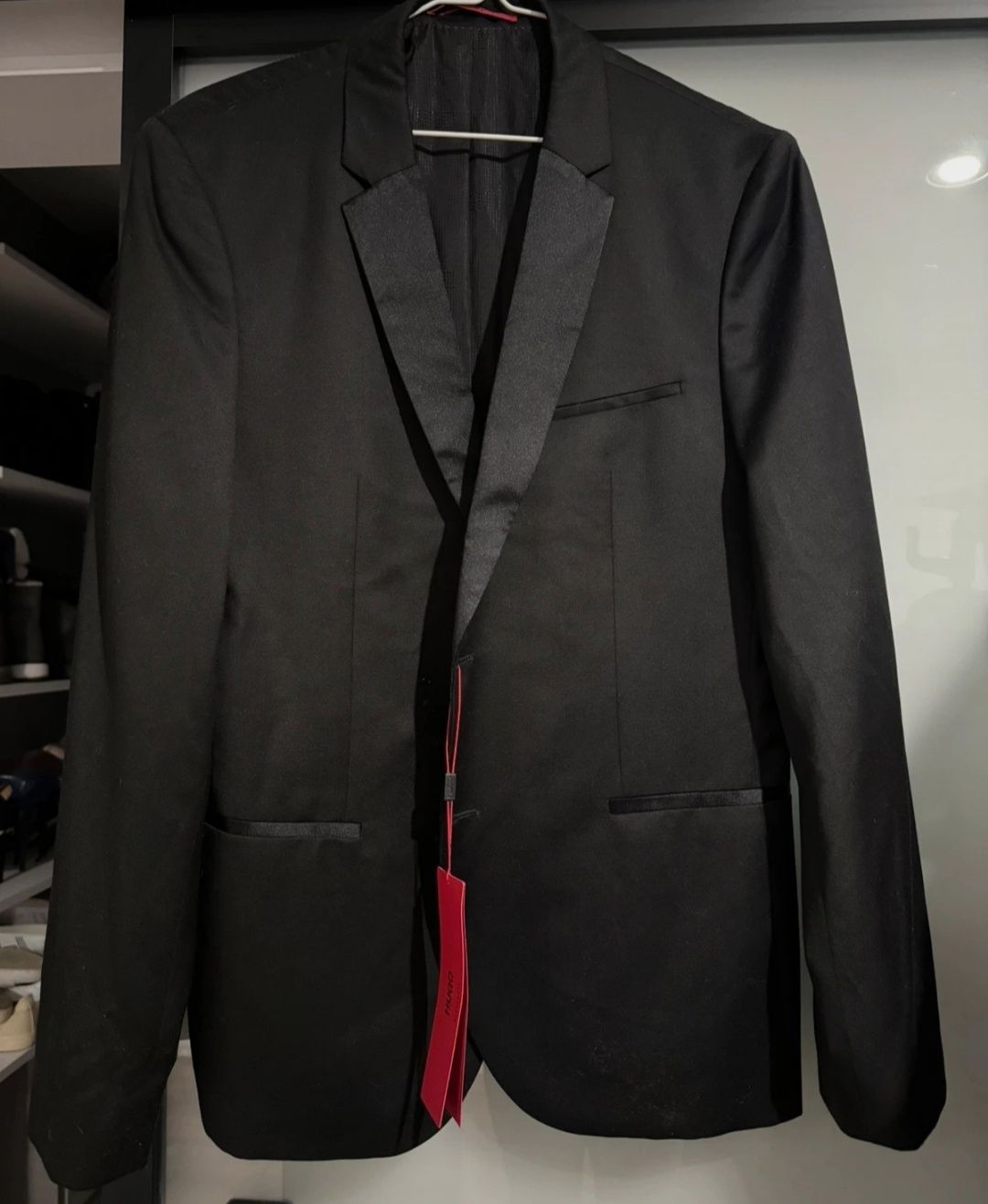 Sacou Hugo Boss Original,Nou cu eticheta,marime 52,L/XL,Negru!Id.Nunta