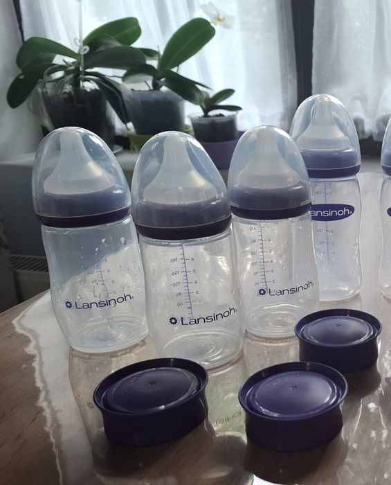 Vând 3 biberoane Lansinoh 240ml