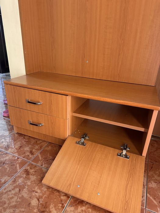 Vand cuier in stare foarte buna