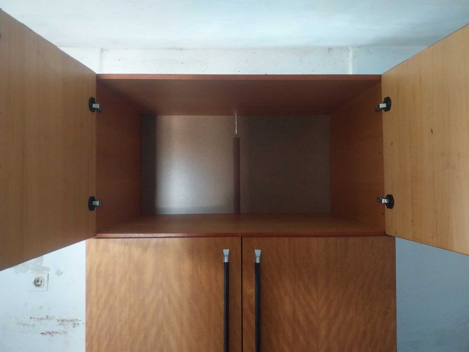 двукрилен гардероб