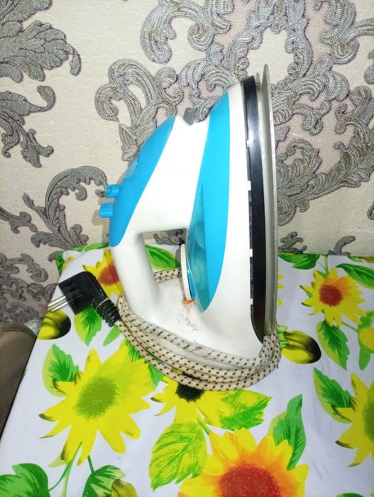 Продаю утюг Panasonic