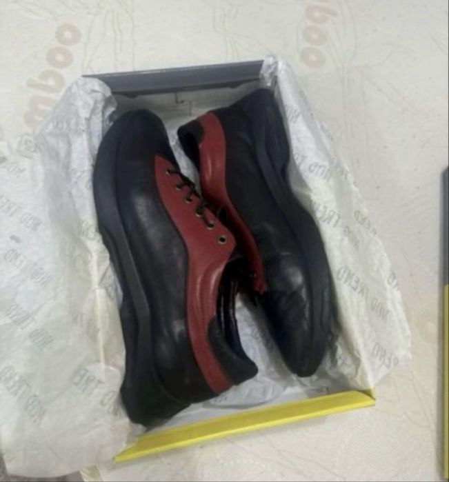 Кроссовки женские кожаные