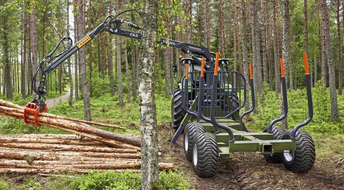 Remorca forestiera cu brat de incarcare FARMA mod.CT 6,3-9 Mecomag
