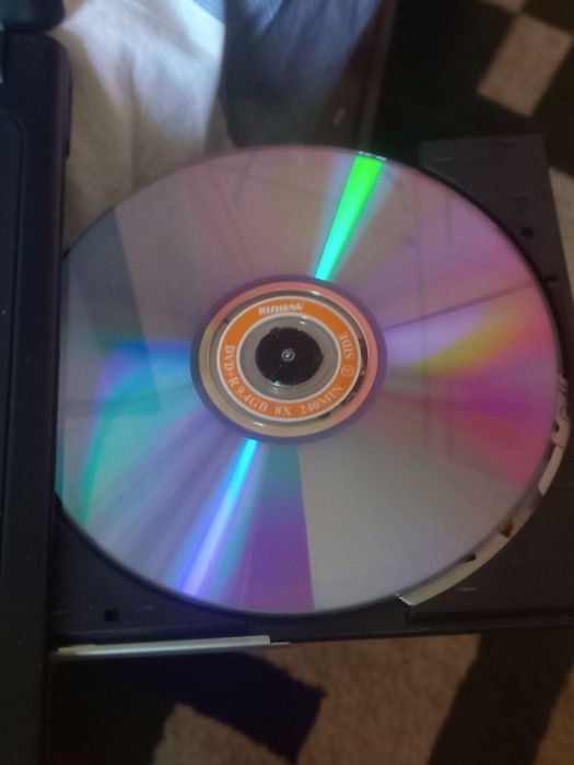 Noutbuk Acer core i3 videokarta