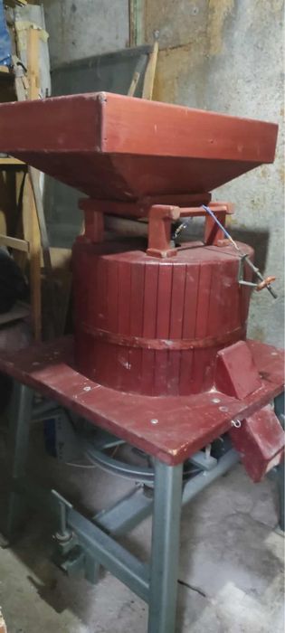 Moara cu piatra elecrica