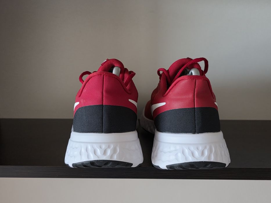 NIKE REVOLUTION 44номер 28см Стелка