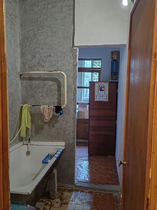 Продаю квартиру Яшнабадский р-он Авиасозлар-2. 1-ком 3-этаж 4-этажном