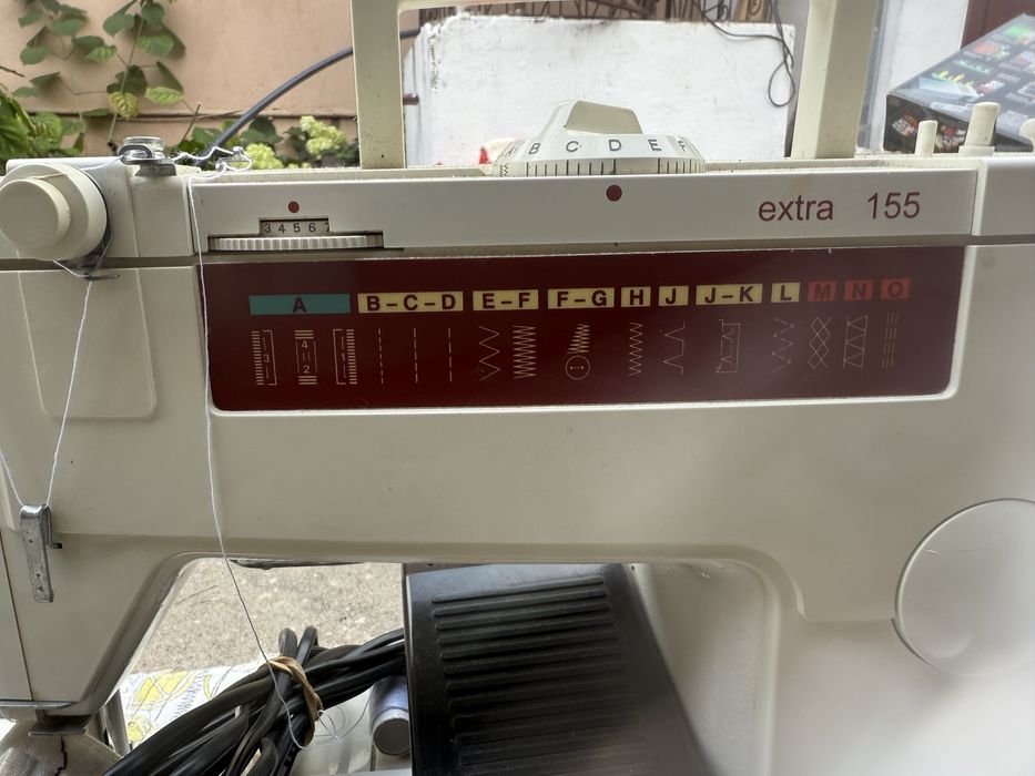 Mașină cusut Singer extra 155