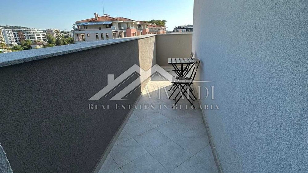 Двустаен под наем  в Св.Св.Константин и Елена, паркомясто.