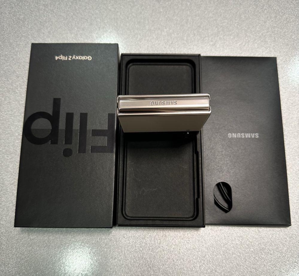 Galaxy Z flip 4 (5G) 256 full box 2023 imeika bo’lgan e-sim o’qidi