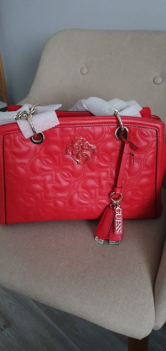 Geanta noua Guess