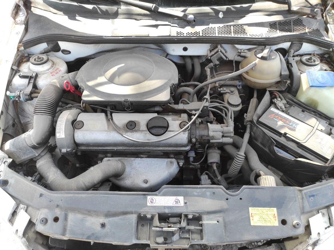 Продавам на части VW POLO 1.0 1997г.