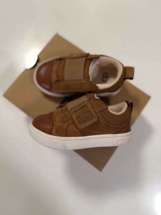 Бебешки обувки UGG