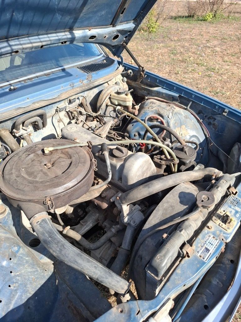 Mercedes w123  200d 1979