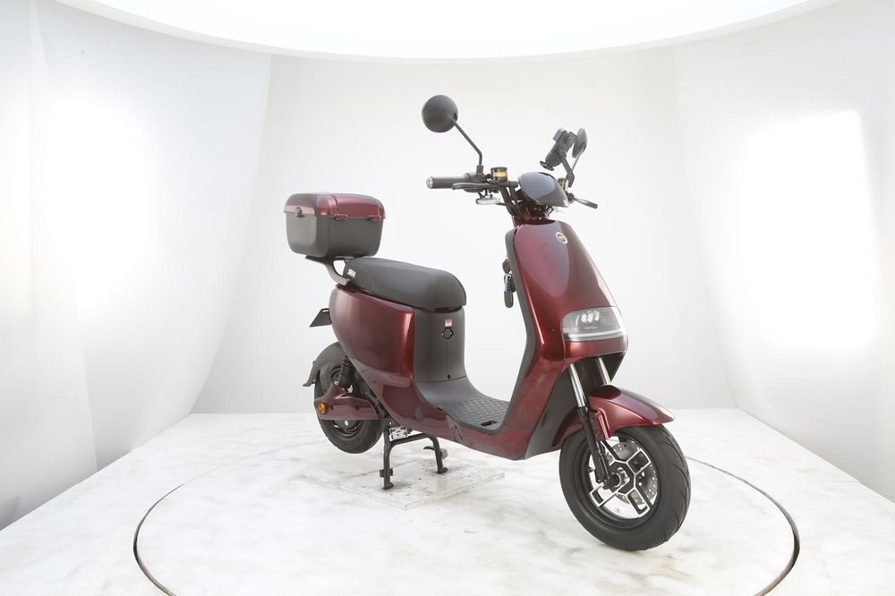 Scuter electric premium fără permis