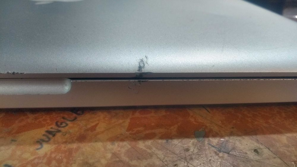 Vand laptop MacBook Pro 13" I5 6GB SSD