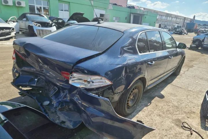 fete de usi usa  portiera stanga dreapta fata spate vas lichid parbriz expansiune compresor clima clapeta de acceleratie  Skoda Superb 2 motor 2.0tdi  BMM  Dezmembrez