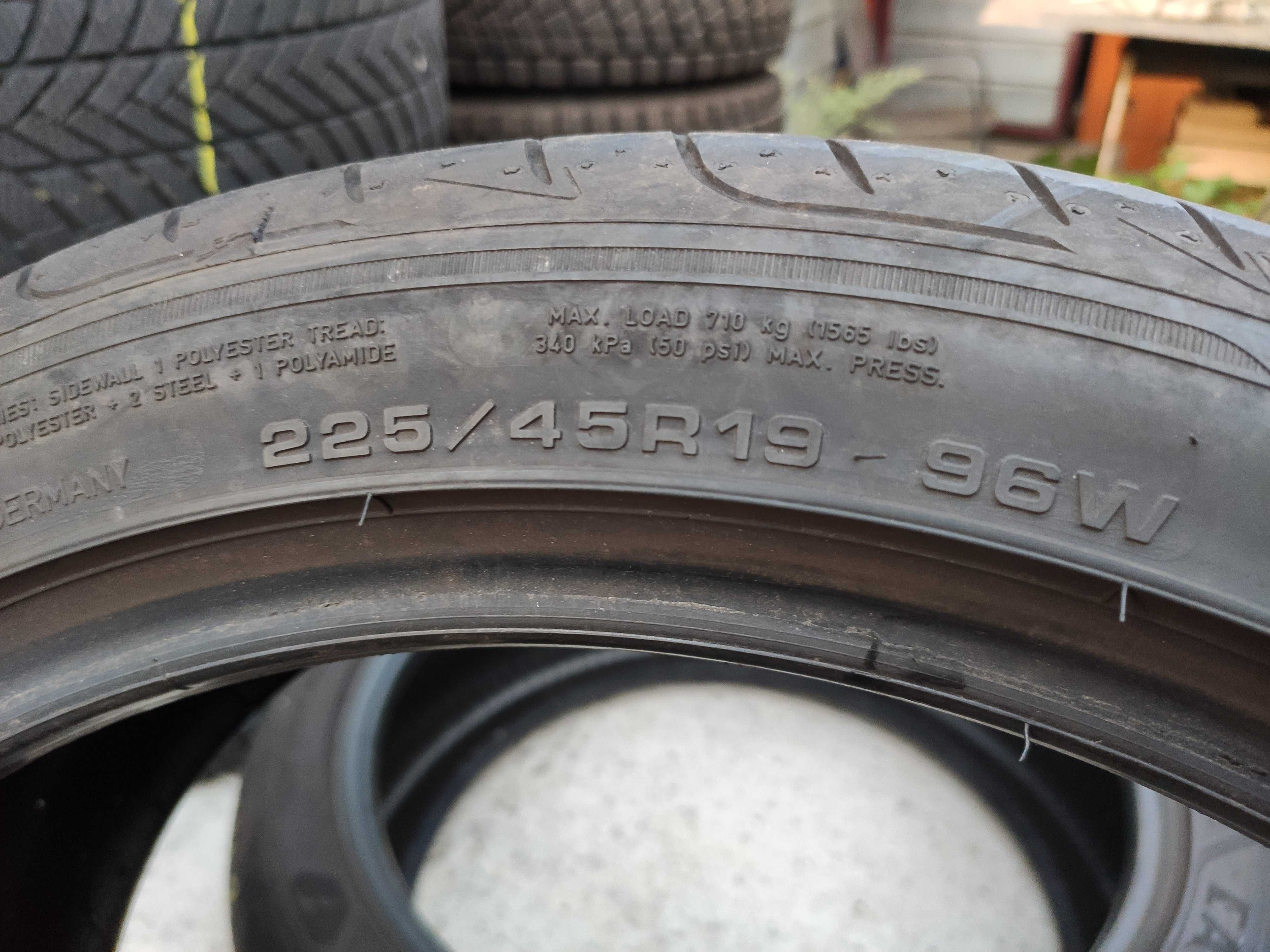 2бр Летни Гуми 225 45 19 - Goodyear - DOT 2022