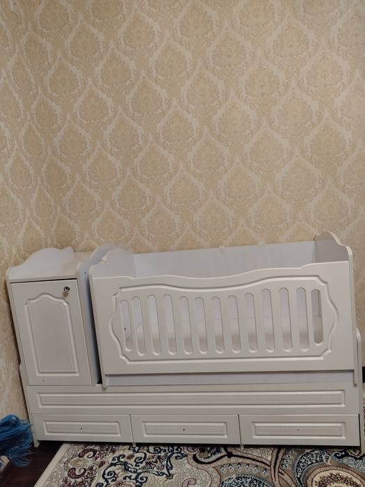 Detskiy krovat sotildi kottasi kichkinasi emas hamma narsasi borr