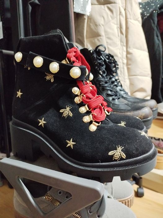 Дамски велурени боти