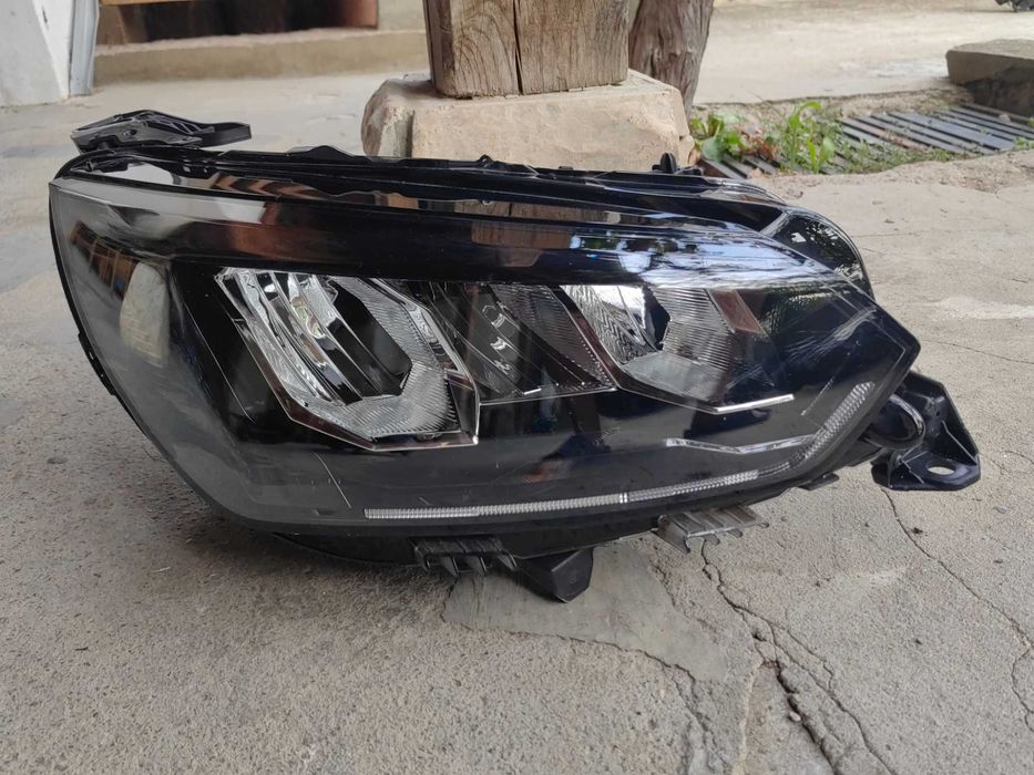 Фар Peugeot 208 2008 LED десен / Фар Пежо 208 2008 / Фар Peugeot 2008