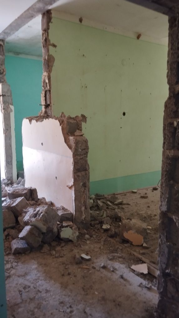 Демонтаж ломаем стены
