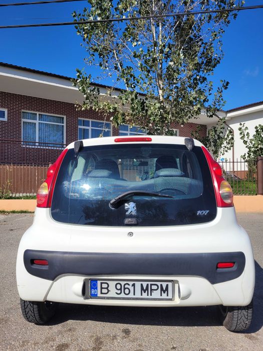 Peugeot 107 2008 2 usi