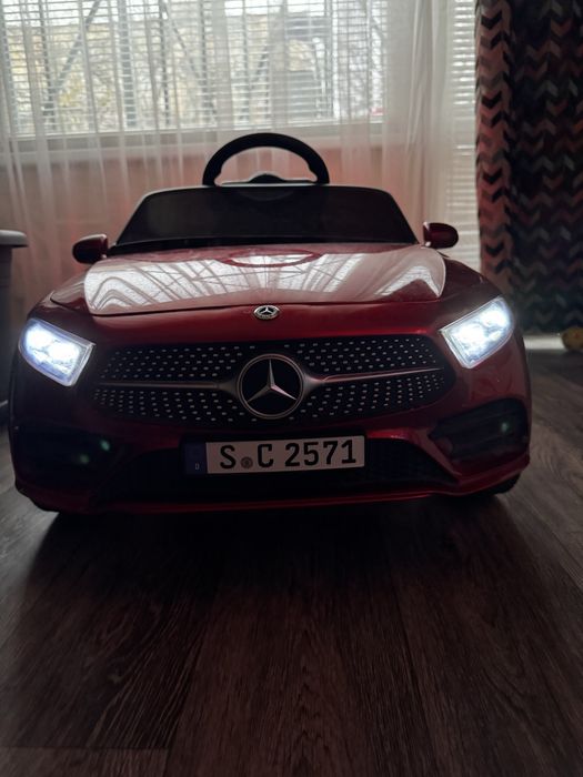 Акумулатрона кола Mercedes CLS350