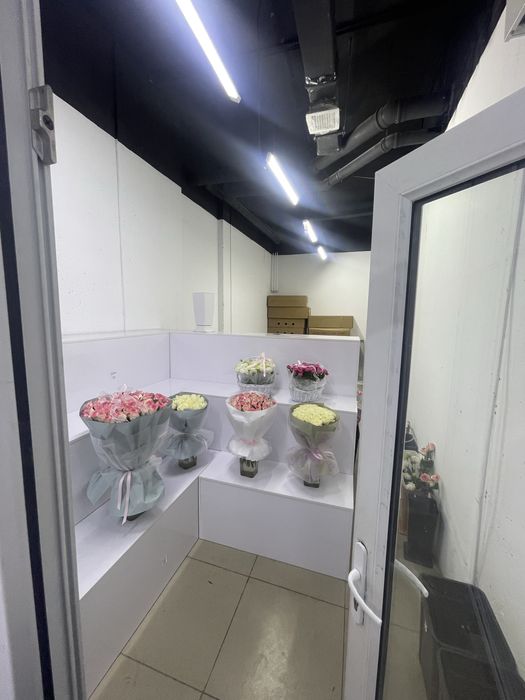 Продается Витринные полочки, Рэцэпшн и Столики