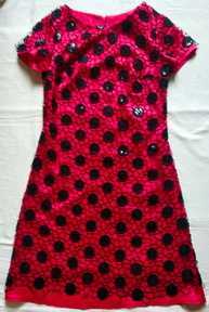 Праздничное платье красное (плотный атлас) с черным ажуром, р-р 44