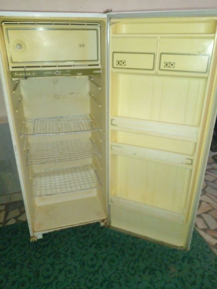 Холодильник продается
