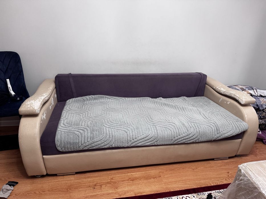 Отдам даром диван