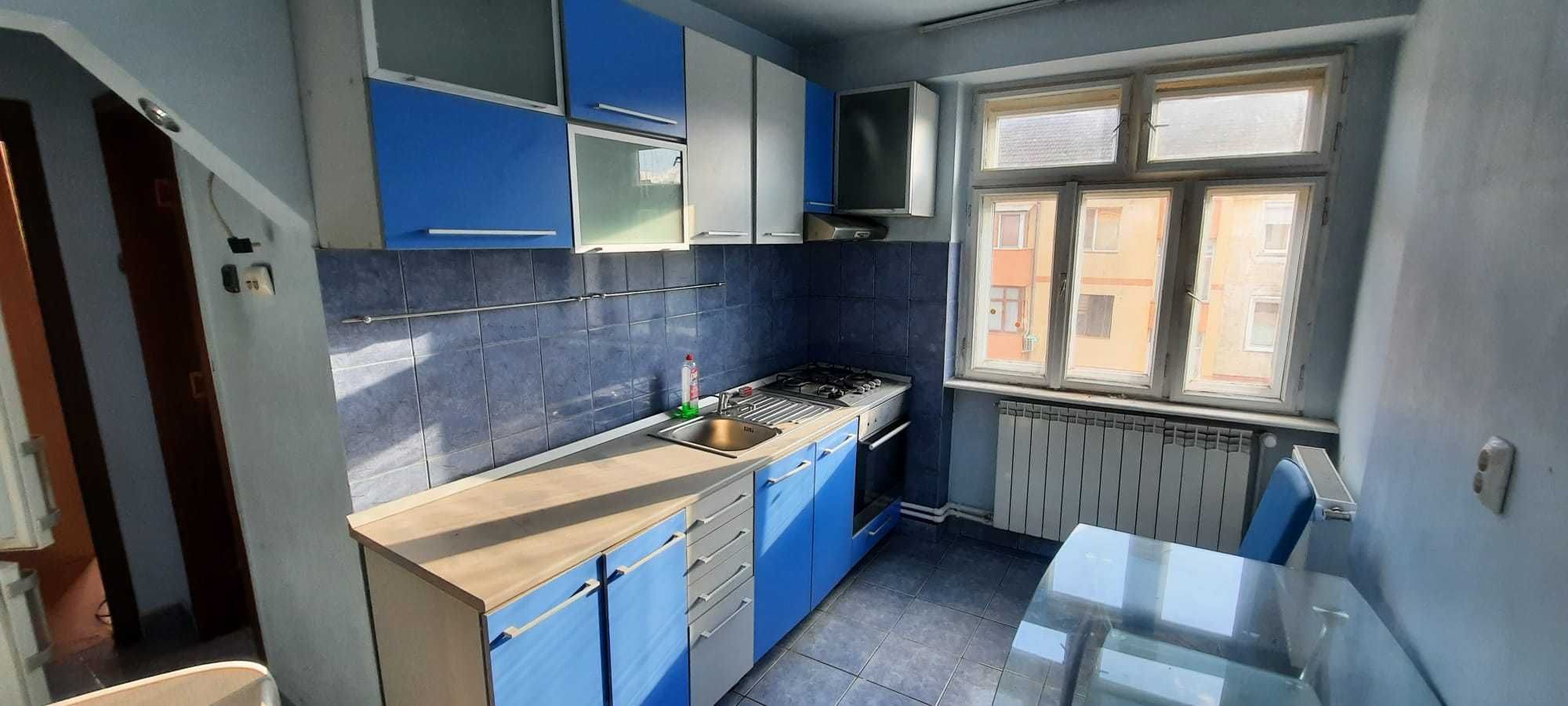 Apartament de închiriat / vânzare cu 2 camere in Brad