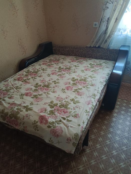 Продам малый диван. Раздвижной