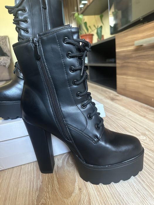 Естествена кожа-обувки на ток