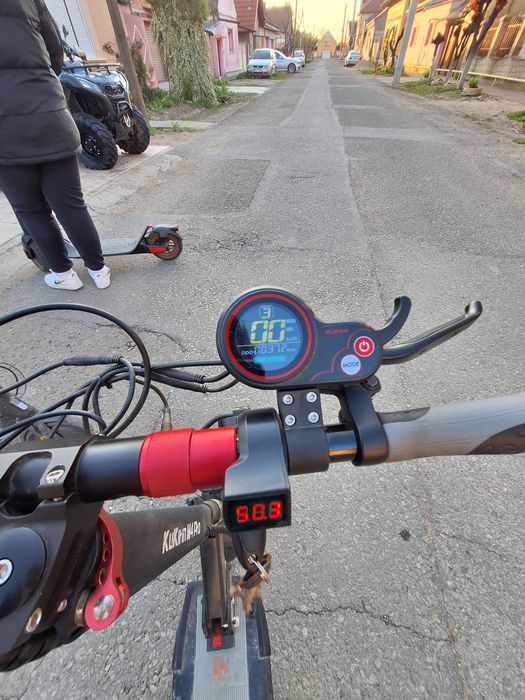 Vând trota kucurin m4 pro